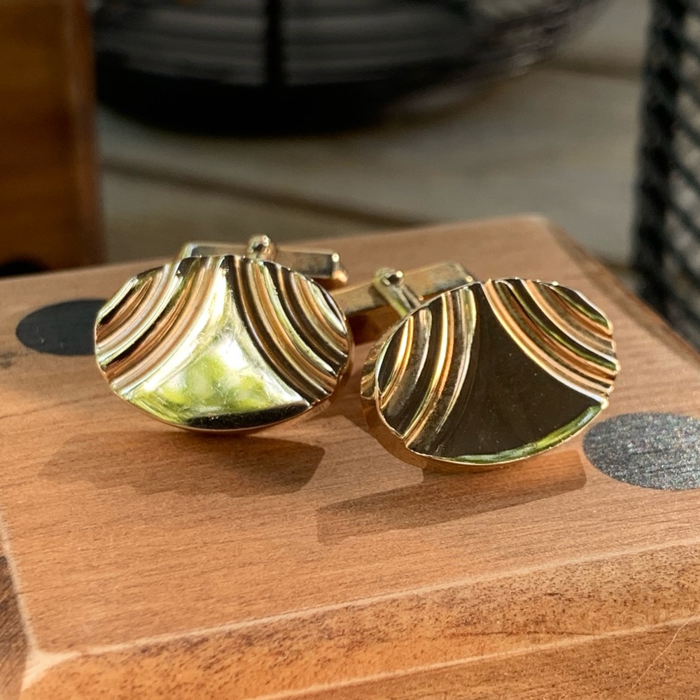 VINTAGE gold cuff links